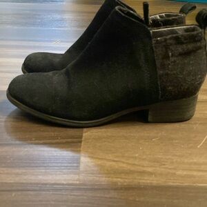 Black Toms like new booties